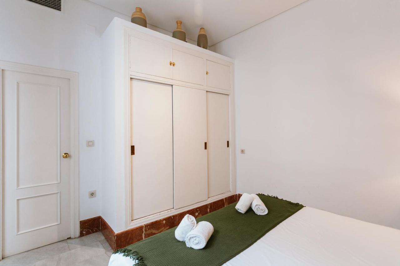 Bright And Cozy-1Bd 1Bth & 2Bd 1Bth- La Giralda Apartment เซบีญา ภายนอก รูปภาพ