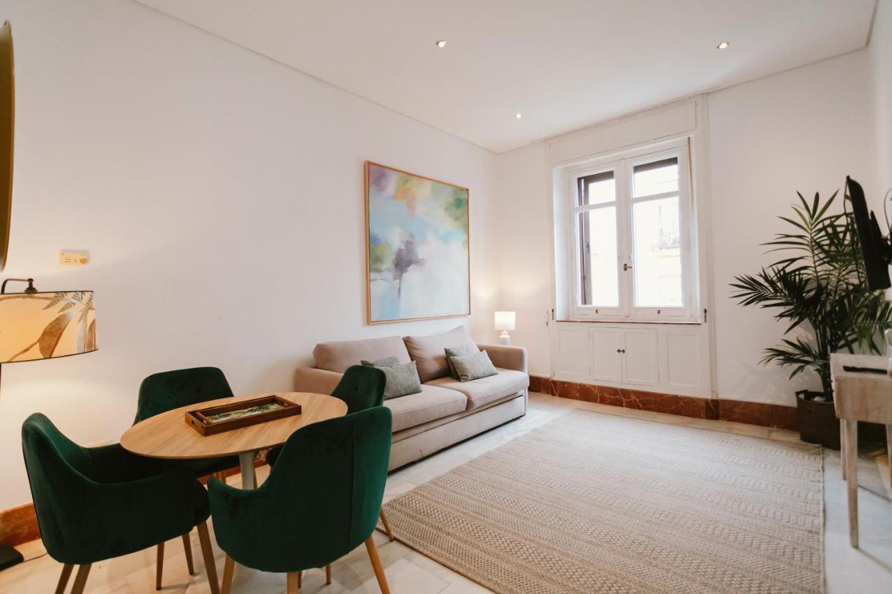Bright And Cozy-1Bd 1Bth & 2Bd 1Bth- La Giralda Apartment เซบีญา ภายนอก รูปภาพ