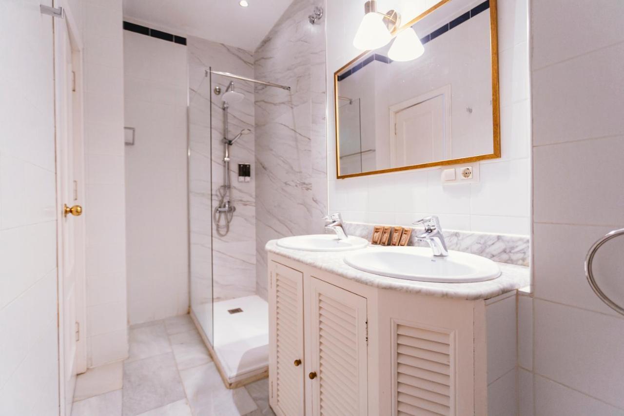 Bright And Cozy-1Bd 1Bth & 2Bd 1Bth- La Giralda Apartment เซบีญา ภายนอก รูปภาพ