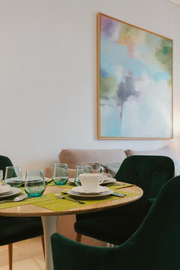 Bright And Cozy-1Bd 1Bth & 2Bd 1Bth- La Giralda Apartment เซบีญา ภายนอก รูปภาพ