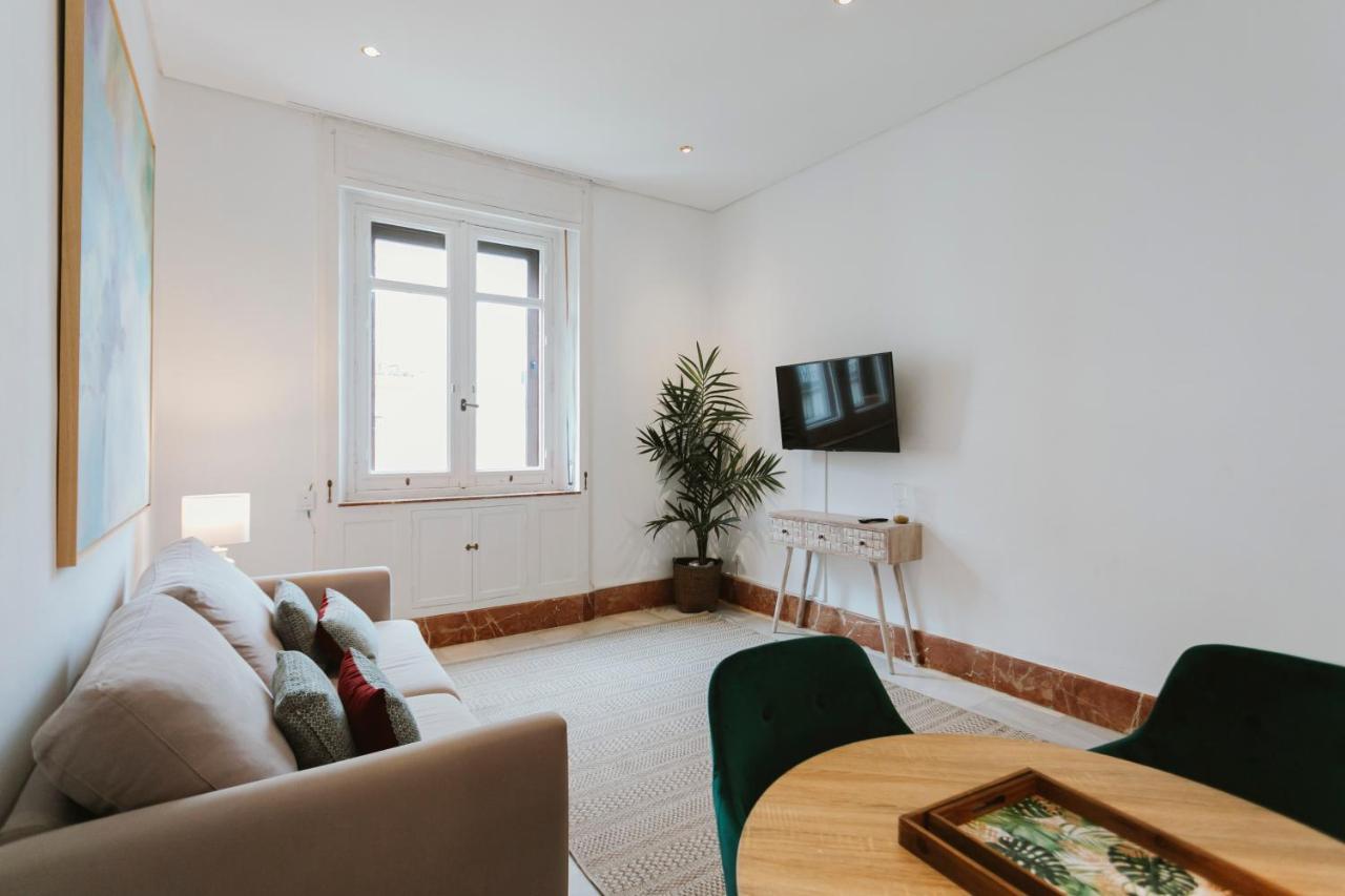 Bright And Cozy-1Bd 1Bth & 2Bd 1Bth- La Giralda Apartment เซบีญา ภายนอก รูปภาพ