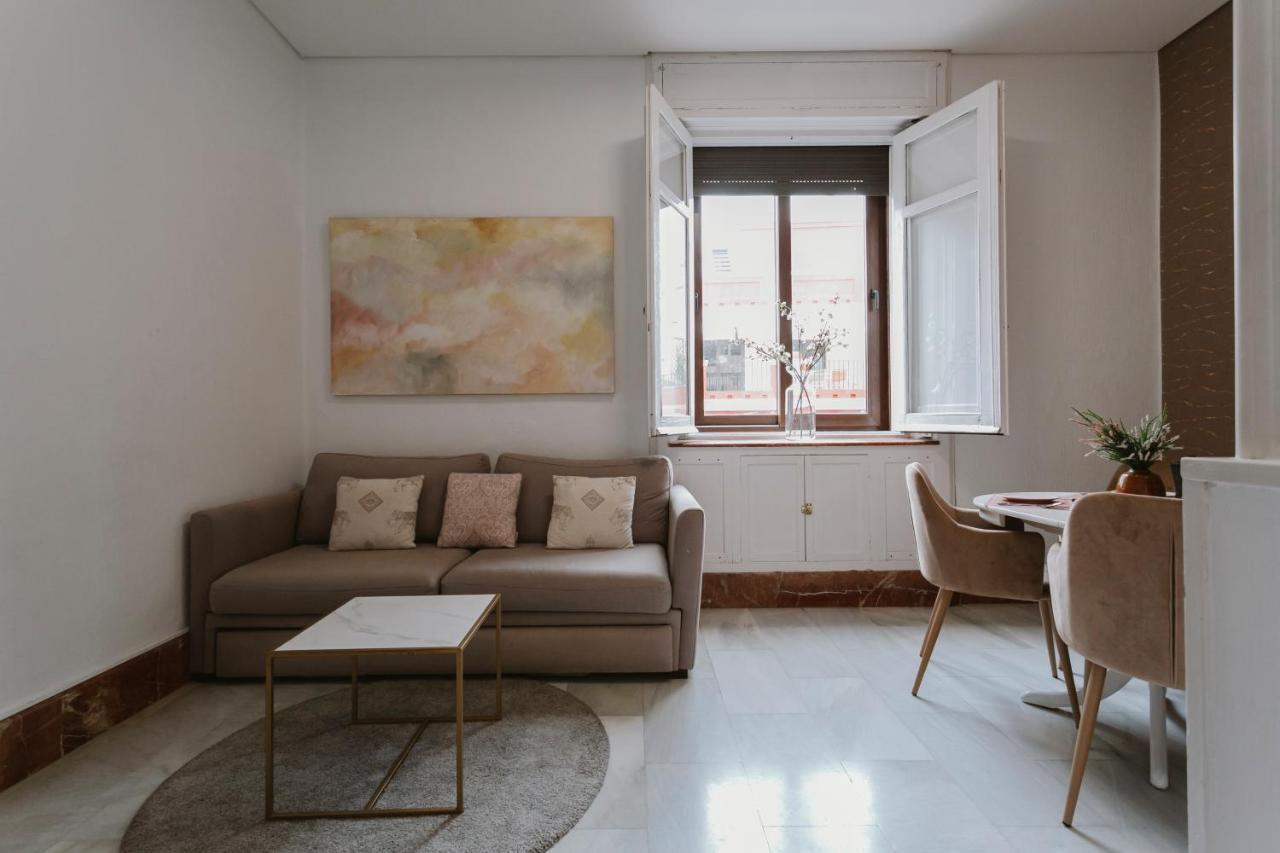 Bright And Cozy-1Bd 1Bth & 2Bd 1Bth- La Giralda Apartment เซบีญา ภายนอก รูปภาพ