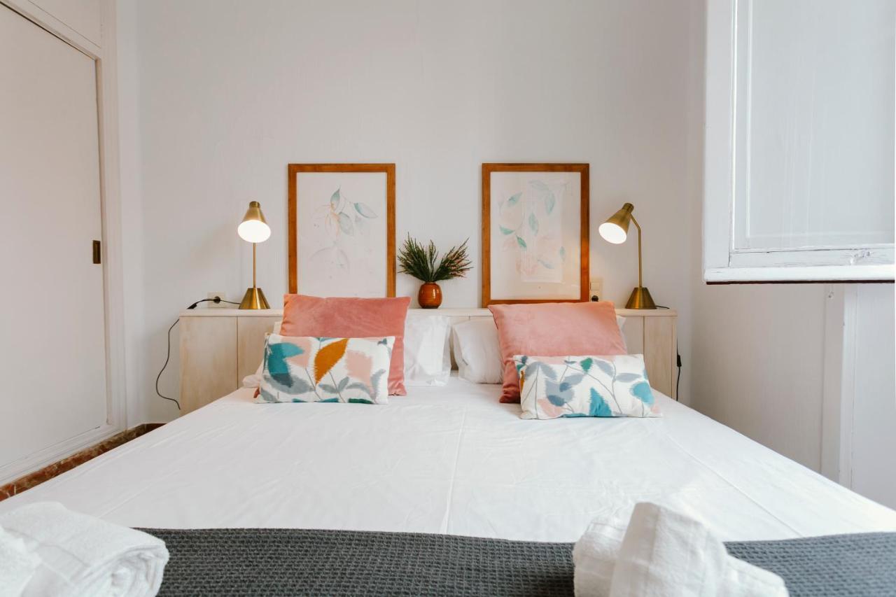 Bright And Cozy-1Bd 1Bth & 2Bd 1Bth- La Giralda Apartment เซบีญา ภายนอก รูปภาพ