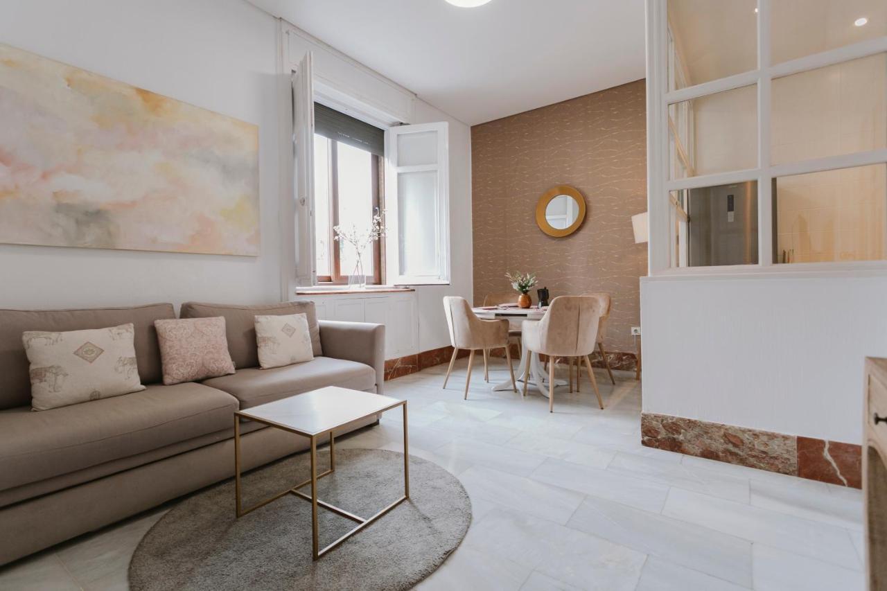 Bright And Cozy-1Bd 1Bth & 2Bd 1Bth- La Giralda Apartment เซบีญา ภายนอก รูปภาพ