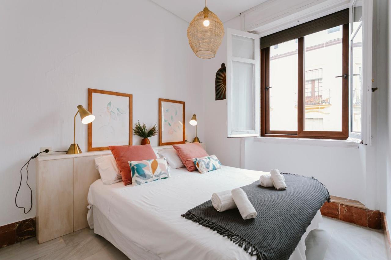 Bright And Cozy-1Bd 1Bth & 2Bd 1Bth- La Giralda Apartment เซบีญา ภายนอก รูปภาพ