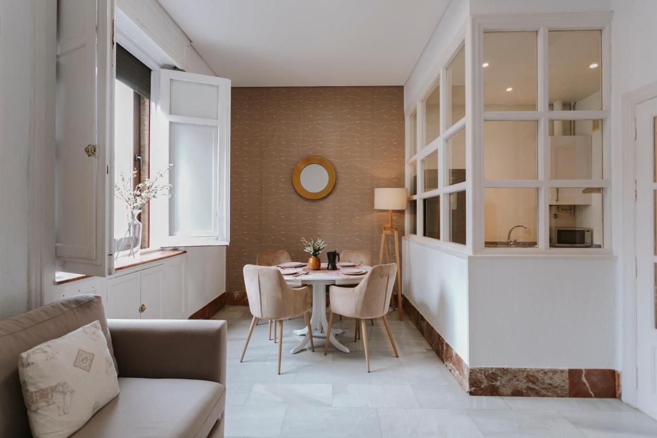 Bright And Cozy-1Bd 1Bth & 2Bd 1Bth- La Giralda Apartment เซบีญา ภายนอก รูปภาพ